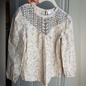 Hanna Andersson Girls Long Sleeve Cream Top with Gray Embroidery Size 120
